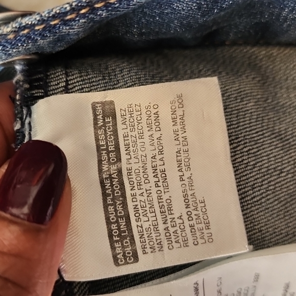 Levi's Trucker Style Denim Jacket - Picture 11 of 13